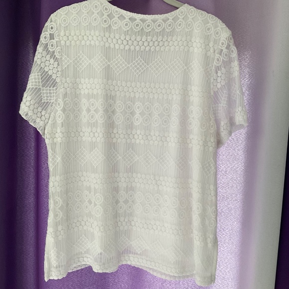 Alfred Dunner Beaded Neckline Short sleeve blouse with lining - Picture 2 of 5